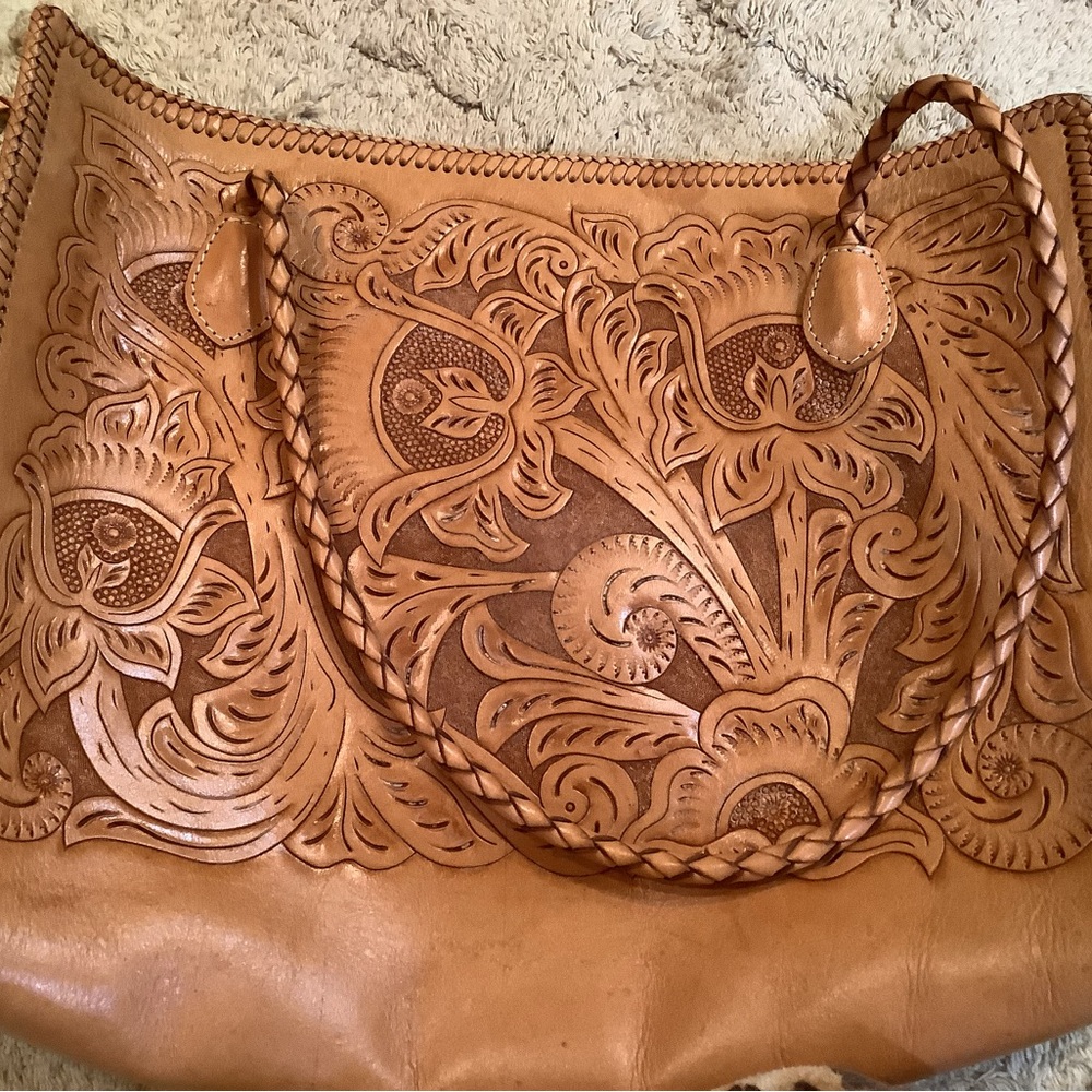 Hand Tooled Leather handbag - Picture 8 of 9